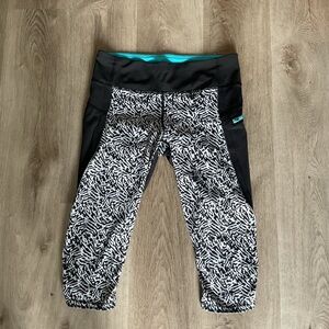 Lululemon run top speed crop zebra leggings size 8
